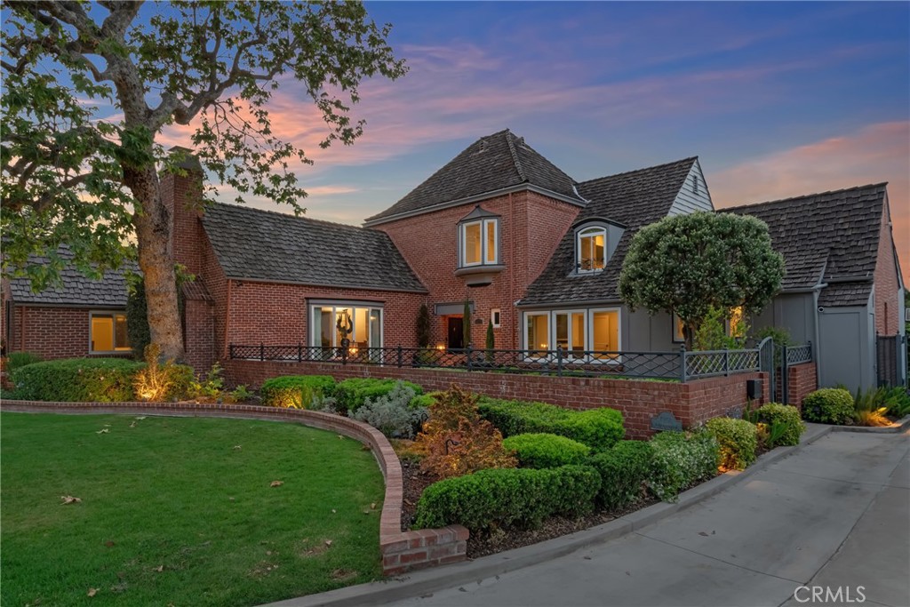 4275 Country Club Drive
