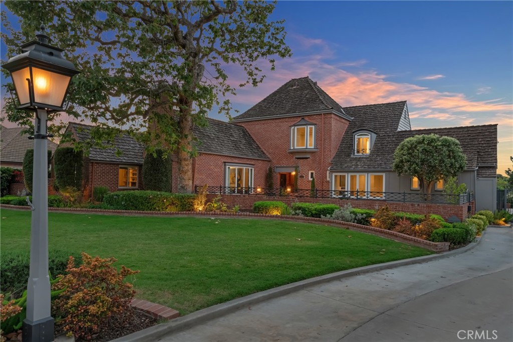 4275 Country Club Drive