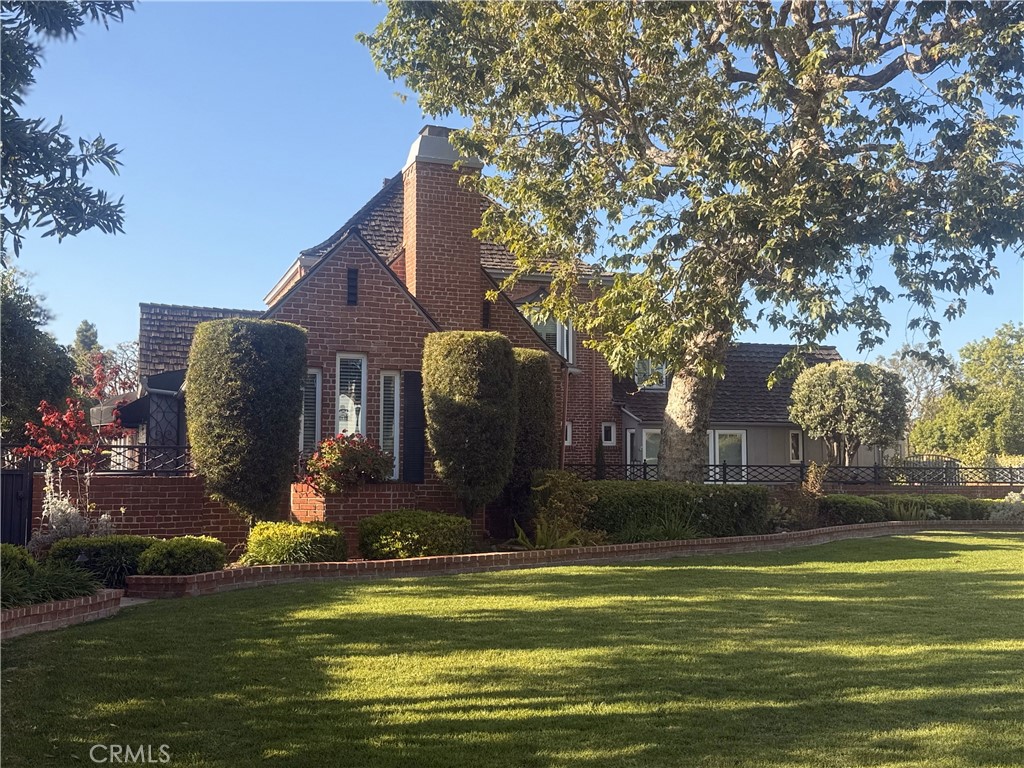 4275 Country Club Drive