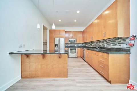Photo of 3223 W 6th Street #606, Los Angeles, CA 90020 (MLS # 25628095)