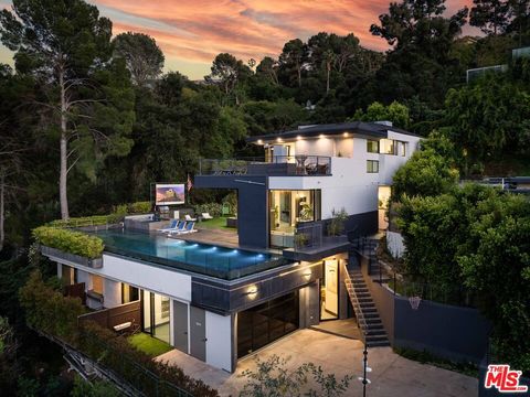 Photo of 3712 Broadlawn Drive, Los Angeles, CA 90068 (MLS # 26808355)