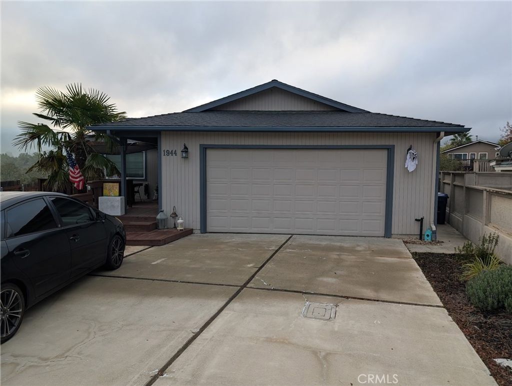 Photo of 1944 Brook Lane, Paso Robles, CA 93446 (MLS # SR25266415)