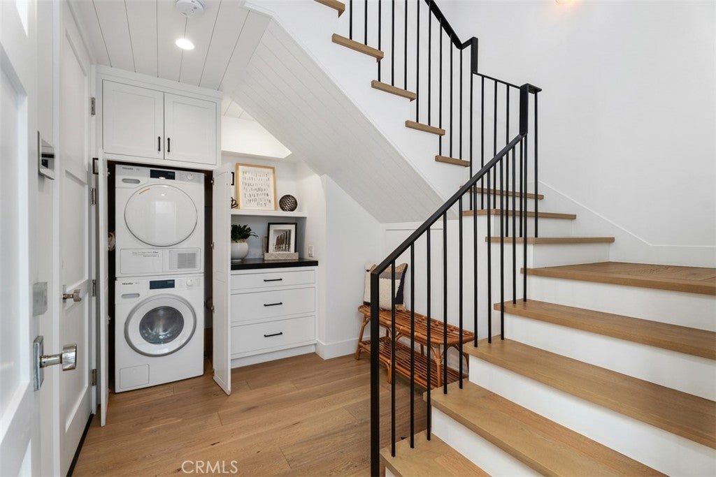 418 1/2 Larkspur