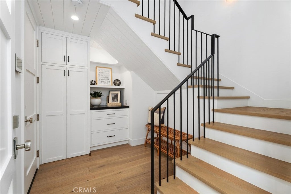 418 1/2 Larkspur