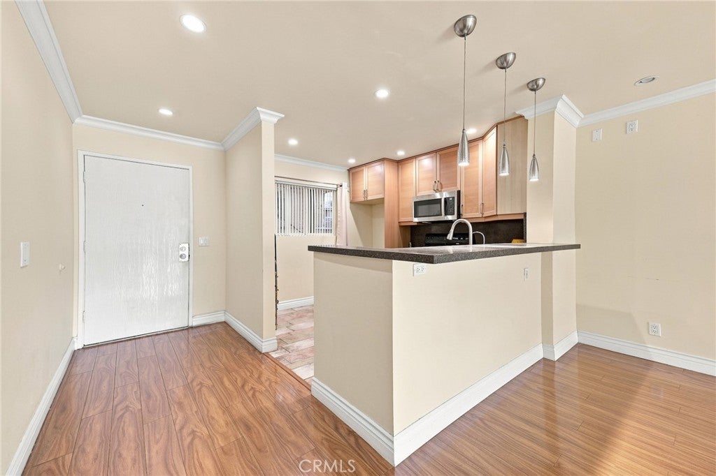 2940 N Verdugo 206
