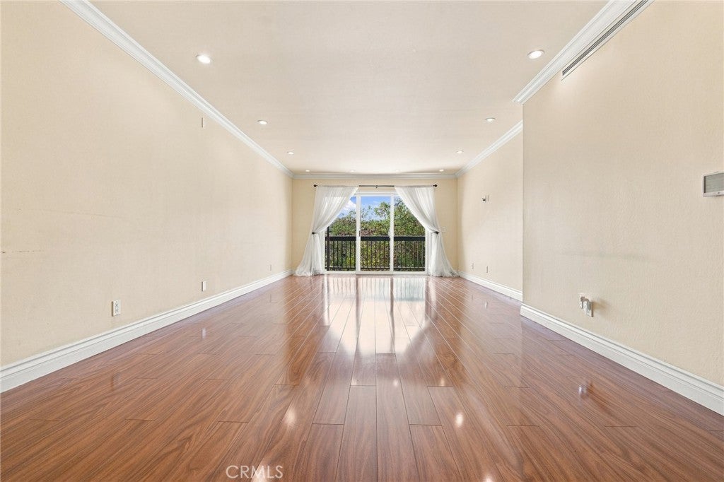 2940 N Verdugo 206