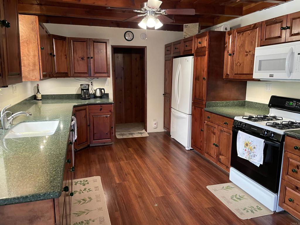 13451 Lakeshore Drive