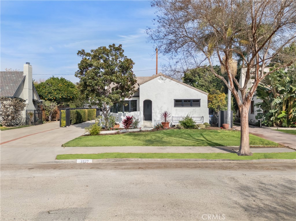 2327 Bonnie Brae