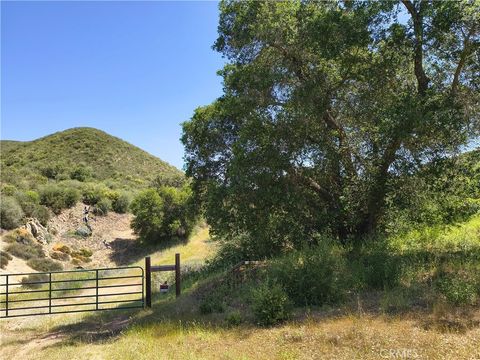 Photo of 0 Seven Oaks, Santa Margarita, CA 93453 (MLS # NS26082789)