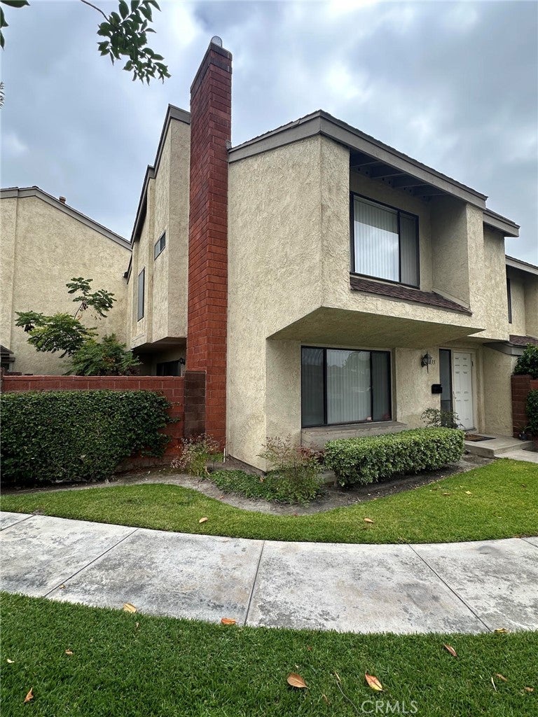 835 W Orangewood