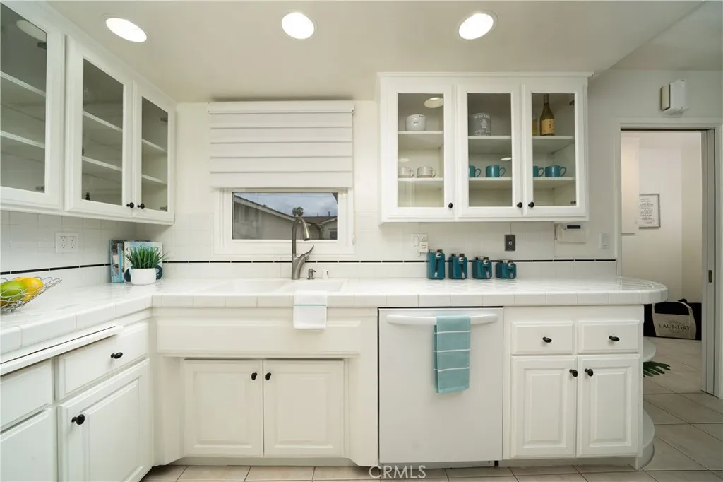 Anaheim, California 92802, United States, 3 Bedrooms Bedrooms, ,2 BathroomsBathrooms,Residential,Pending,247616