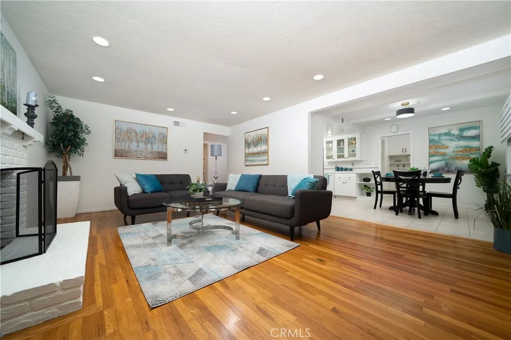 Anaheim, California 92802, United States, 3 Bedrooms Bedrooms, ,2 BathroomsBathrooms,Residential,Pending,247616