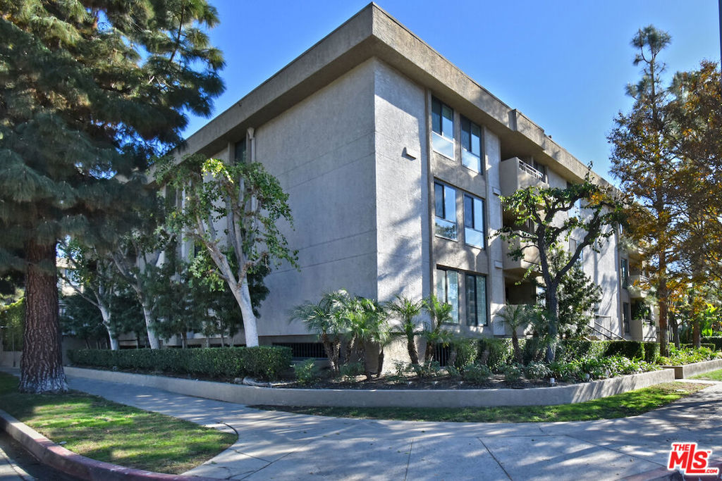 Home for the Holidays-Welcome to the Colfax Meadows home you've been waiting for! This beautifully renovated 2-bed, 2-bath unit is tucked away on a tree-lined residential street in one of Studio City's most desirable neighborhoods. Rarely does a home become available in this impeccably maintained building-and this one is truly move-in ready. Step inside a formal entry that opens to a stunning living, dining and kitchen area. Enjoy cozy nights by the elegant hearth fireplace or step out onto your private, romantic balcony to take in the charming views. The fully updated kitchen boasts Caesarstone countertops, a stylish tiled backsplash, abundant cabinetry, and newer stainless appliances. The spacious primary suite is a private retreat, featuring a large walk-in closet and a spa inspired bathroom w/ marble countertops and modern finishes. Additional highlights include luxury flooring throughout, newer double-paned Milgard windows & slider, custom window coverings, and a new HVAC system w/ new ductwork. Community amenities include a resort-style pool area, BBQ, outdoor fireplace, and community room-perfect for entertaining or relaxing. Located just minutes from the 101 Freeway and major studios (NBC Universal, CBS, Disney & Warner Bros.) with Tujunga Village, Ventura Blvd, Fryman Canyon hiking trails and Carpenter School District all nearby. This is Studio City living at its finest. A rare opportunity to own in Colfax Meadows. Come quickly! Don't miss your chance to move in before the holidays!