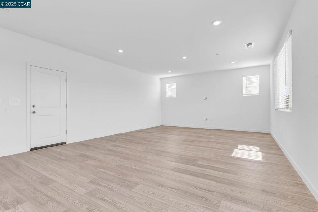 BRENTWOOD - Residential