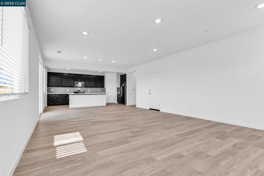 BRENTWOOD - Residential