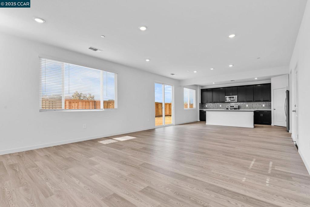 BRENTWOOD - Residential