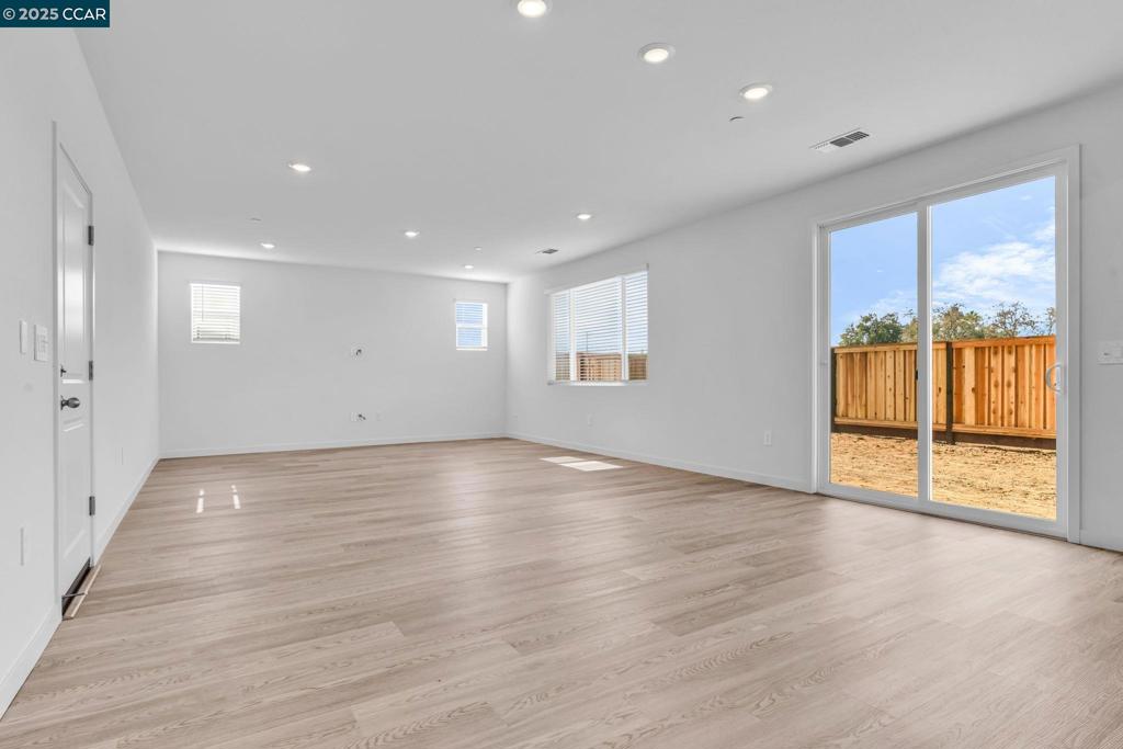 BRENTWOOD - Residential