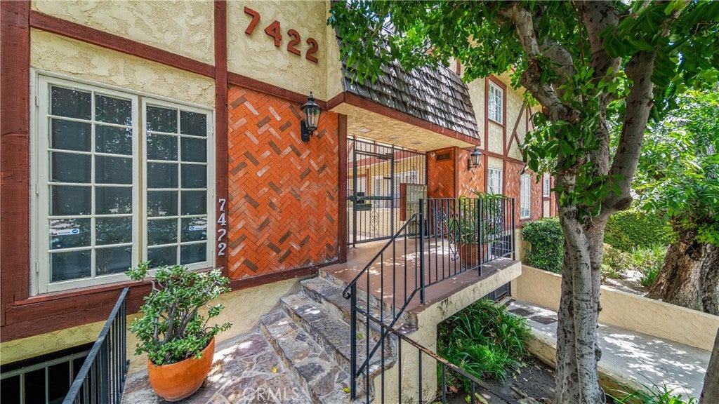 7422 Hazeltine