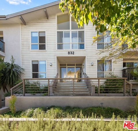 Photo of 832 Euclid Street #209, Santa Monica, CA 90403 (MLS # 26666541)