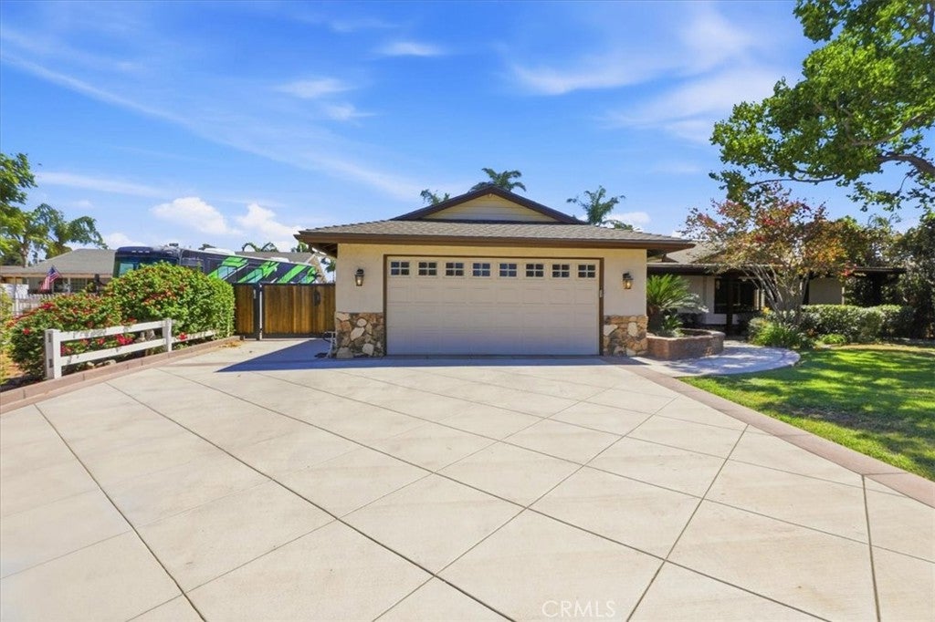1455 Valley View