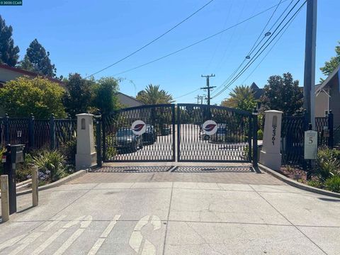 Photo of 2361 E 29Th St St, Oakland, CA 94606 (MLS # 41105534) Photo of 2361 E 29Th St St, Oakland, CA 94606 (MLS # 41105534)