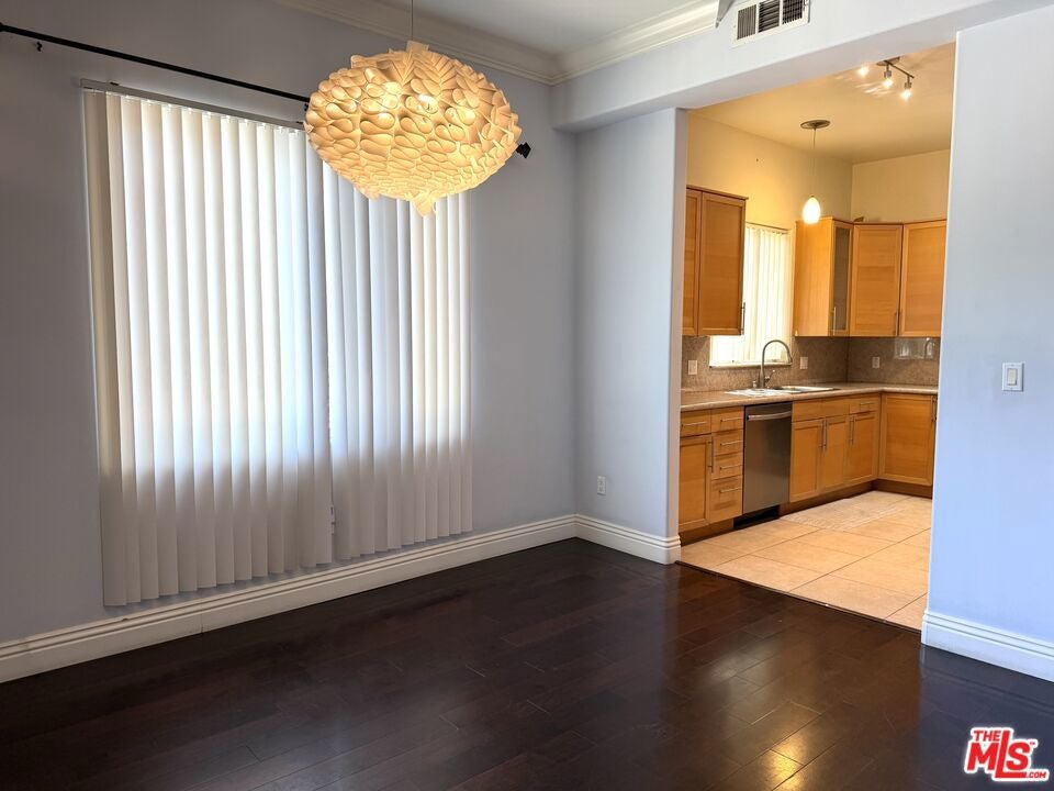 14315 Magnolia Boulevard 101