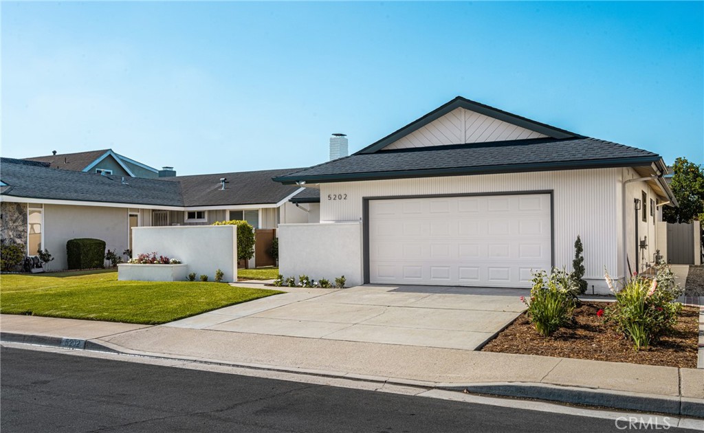 5202 Del Sur Circle