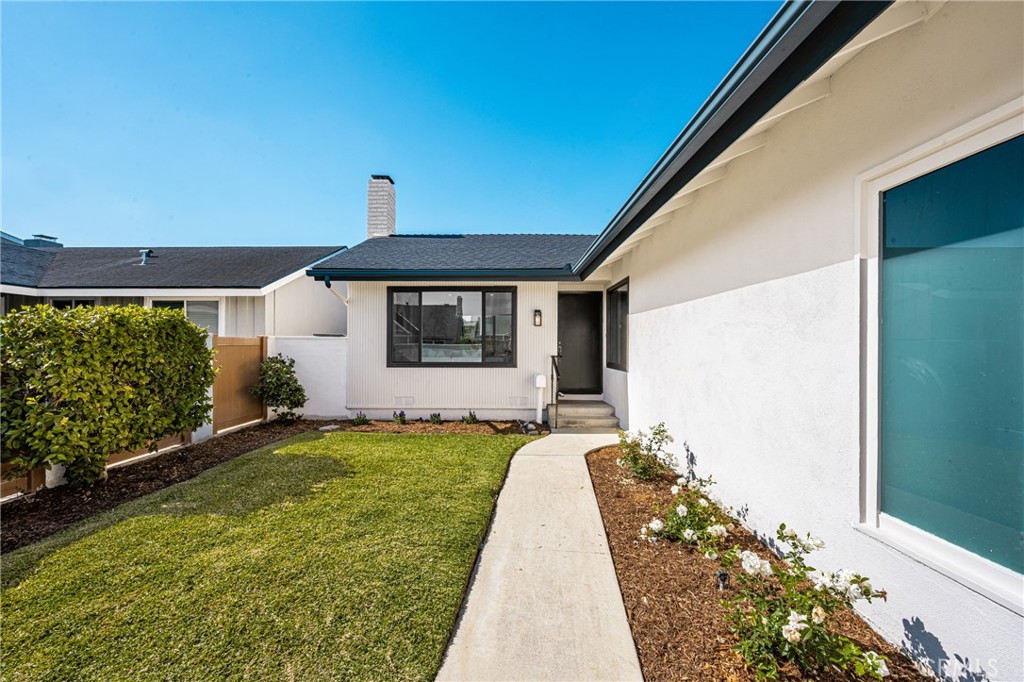5202 Del Sur Circle