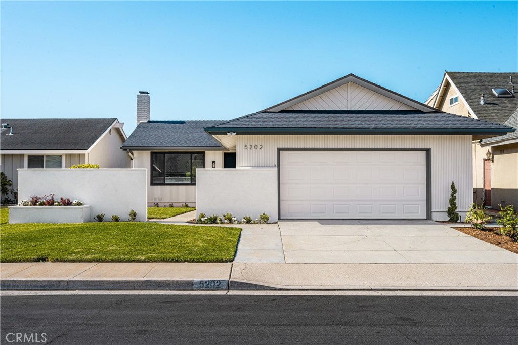 5202 Del Sur Circle