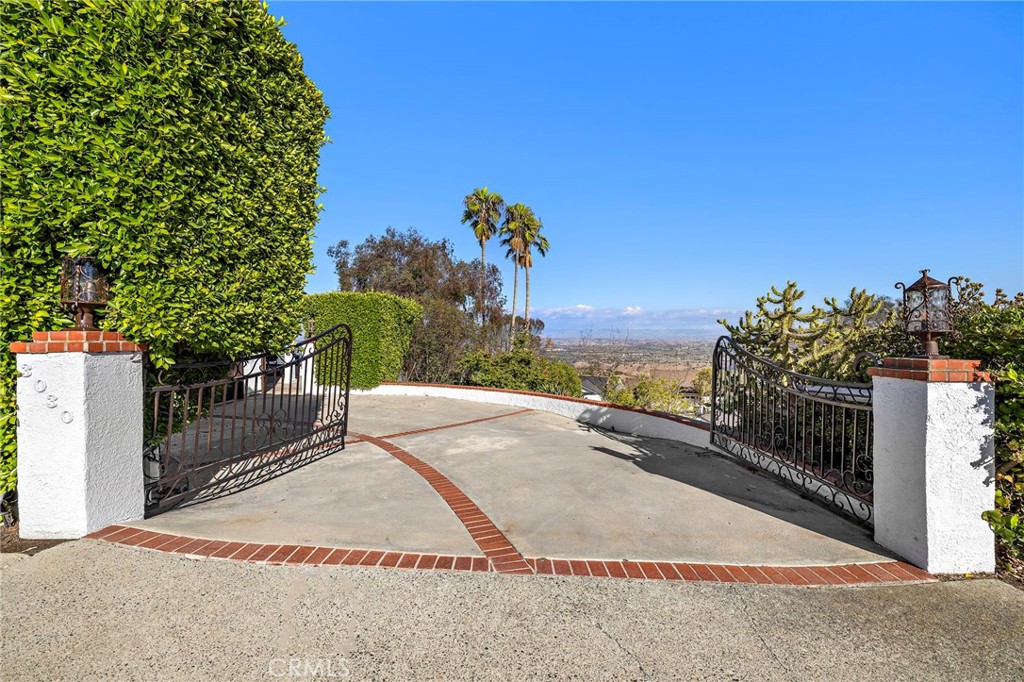 3030 Mountain View Dr