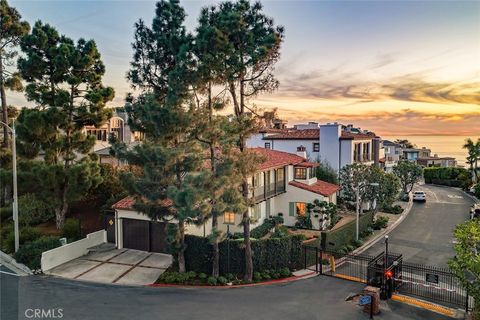 Tiny photo for 2 Emerald Bay, Laguna Beach, CA 92651 (MLS # LG26005607)