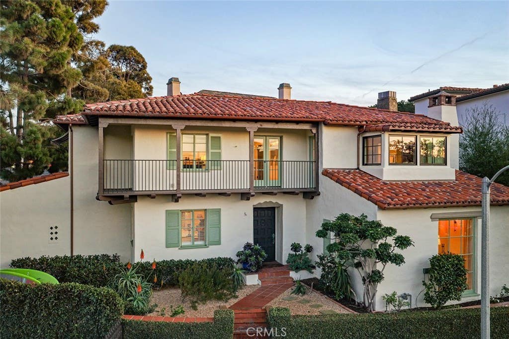 Photo of 2 Emerald Bay, Laguna Beach, CA 92651 (MLS # LG26005607)