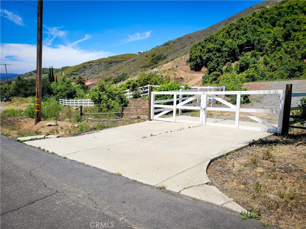 45100 La Cruz Drive