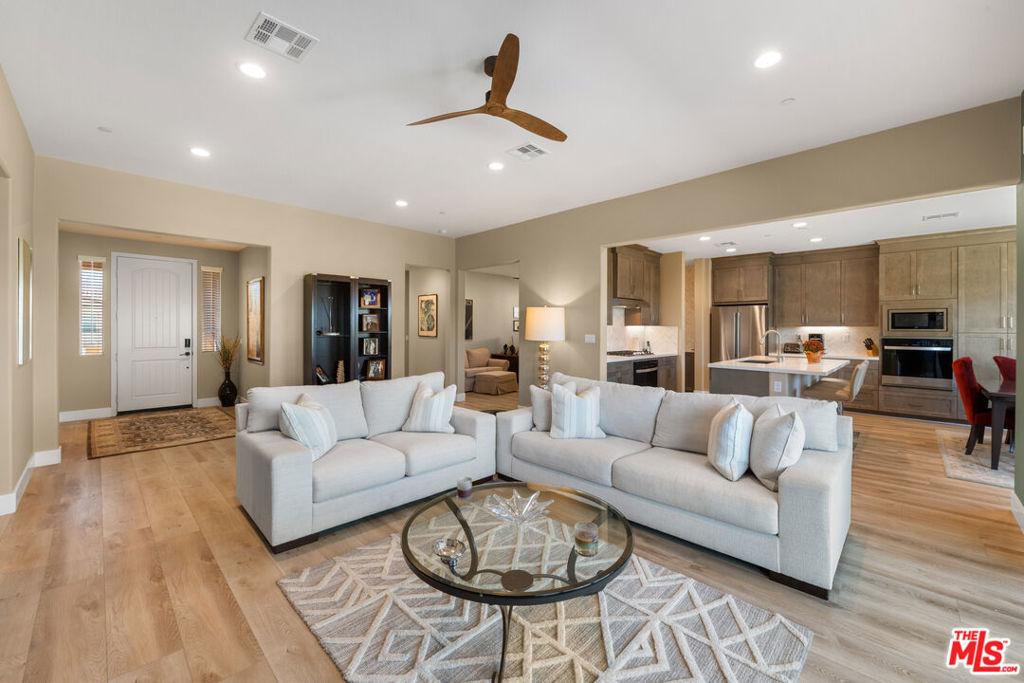 81975 Via San Clemente