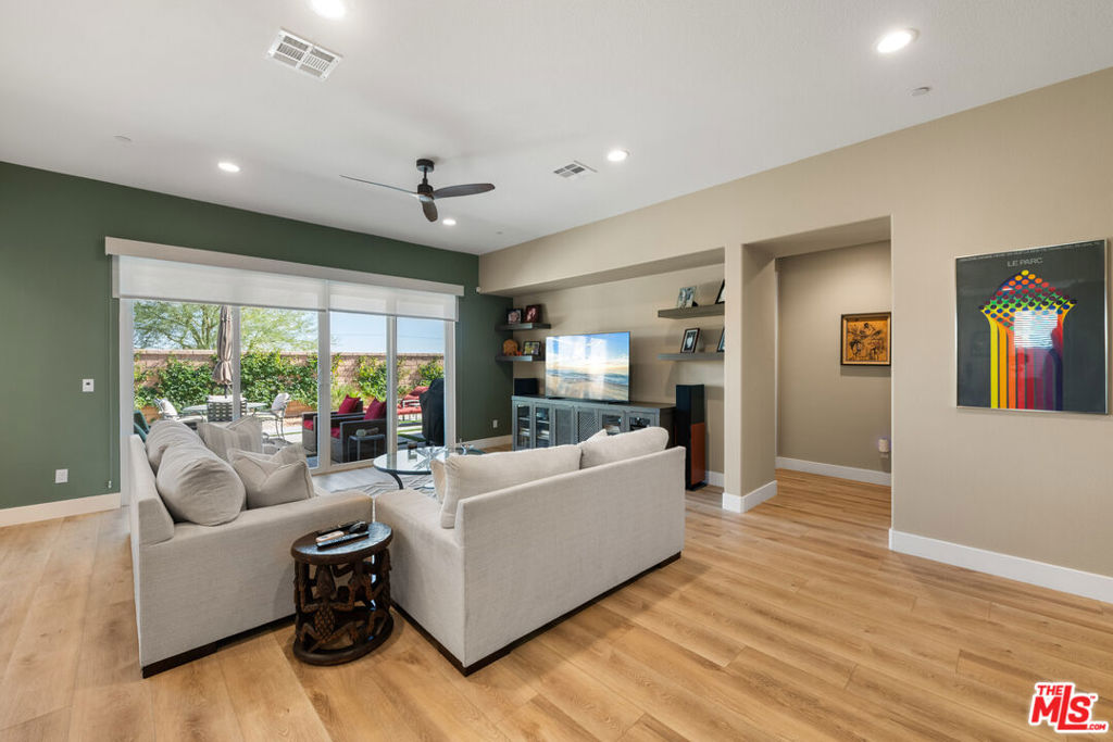 81975 Via San Clemente