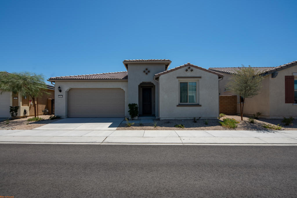 Welcome to Domani, a vibrant 55+ gated community in beautiful Palm Desert.This quiet neighborhood offers exceptional amenities, including a 5,300 sq ft clubhouse featuring a pool, spa, fitness center, meeting rooms, and more.Take advantage of the opportunity to tour this 1,732 sq ft home, showcasing the popular Silver Creek floor plan with 3 bedrooms and 2 bathrooms. The open-concept layout is perfect for comfortable living and entertaining.Don't miss your chance to make this home yours!