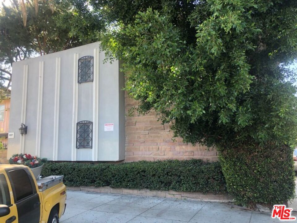 837 Chestnut Avenue 5