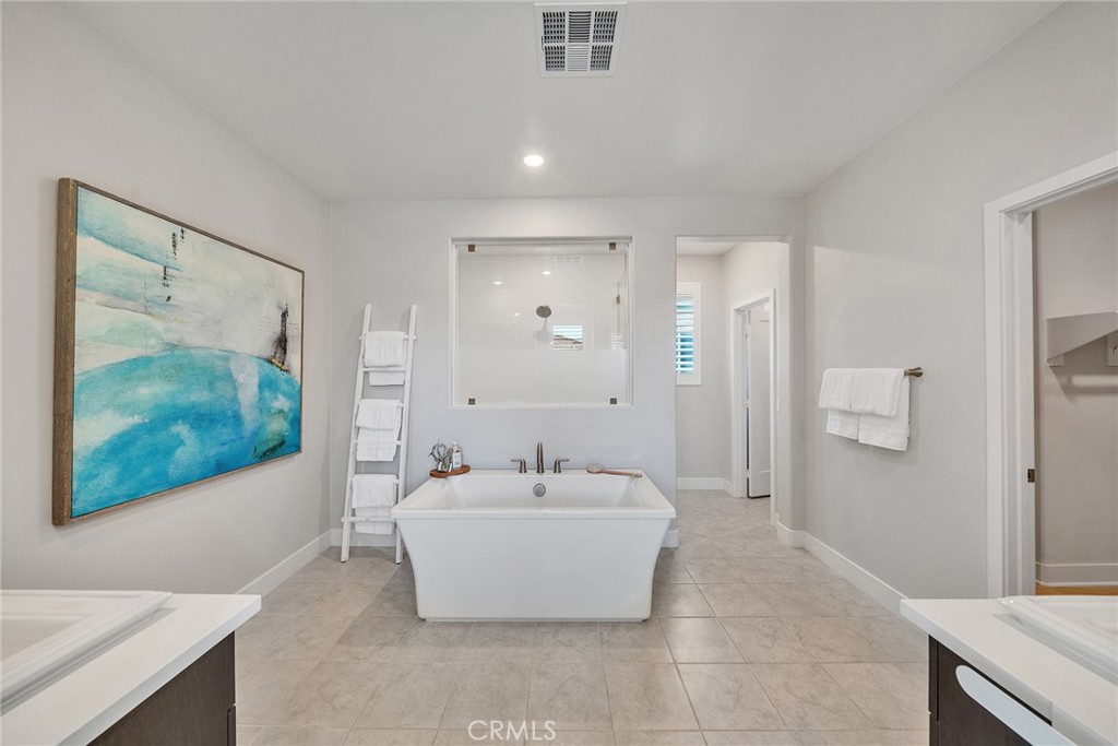 200 Chorus, Irvine CA 92618 - Photo 21