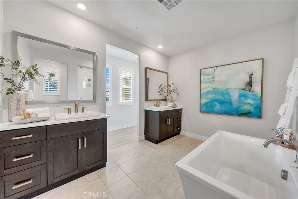 200 Chorus, Irvine CA 92618 - Photo 20