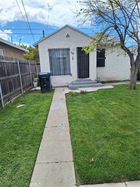 Photo of 716 1/2 W 75th Street, Los Angeles, CA 90044 (MLS # IN26035583)
