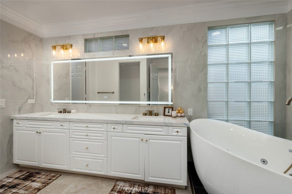 304 Goldenwest Street, Huntington Beach CA 92648 - Photo 13