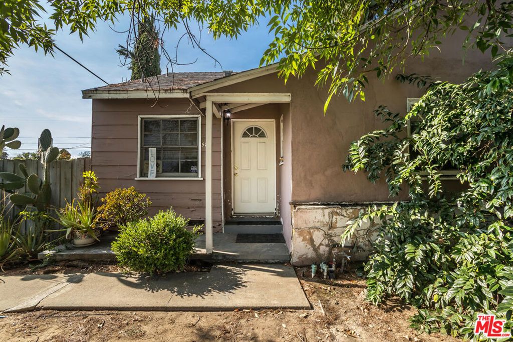 Photo of 5801 Kester Avenue, Van Nuys, CA 91411 (MLS # 25562975)