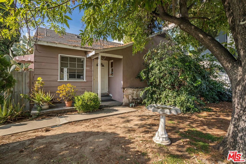 Photo of 5801 Kester Avenue, Van Nuys, CA 91411 (MLS # 25562975)