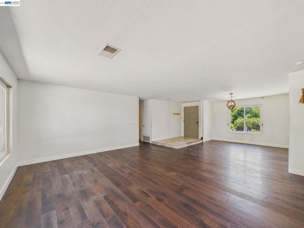 327 Steven Cir
