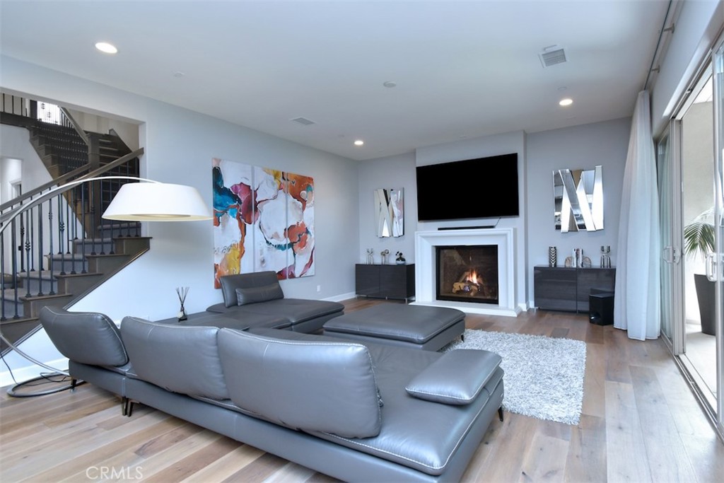 Properties 3 14608 Mccormick Street