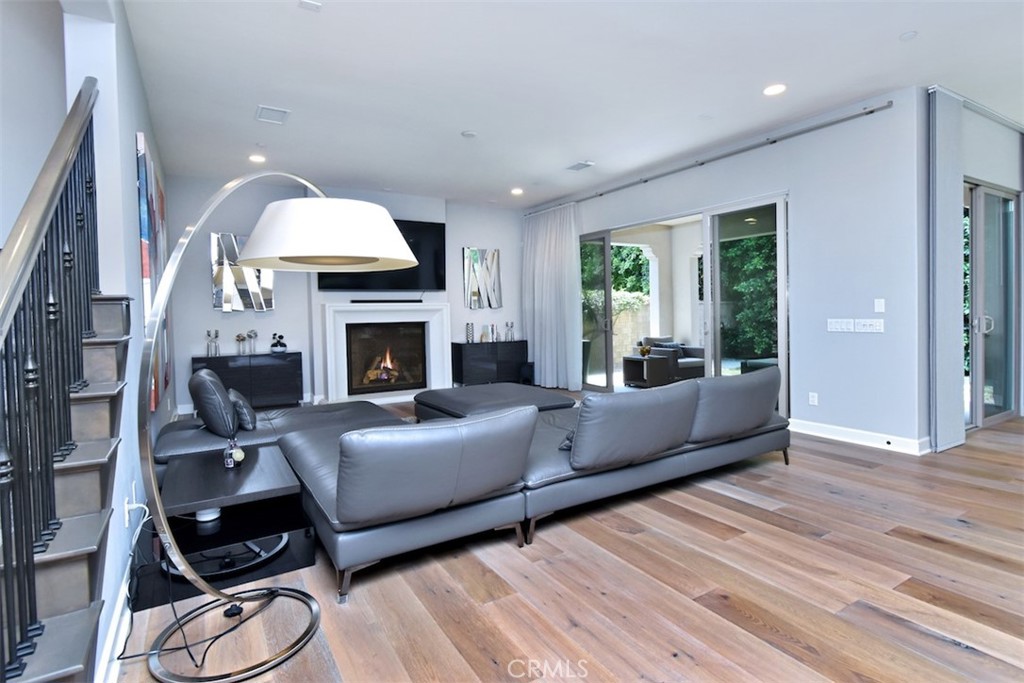 Properties 2 14608 Mccormick Street
