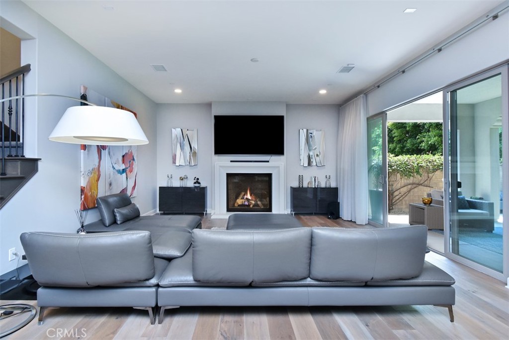 Properties 1 14608 Mccormick Street