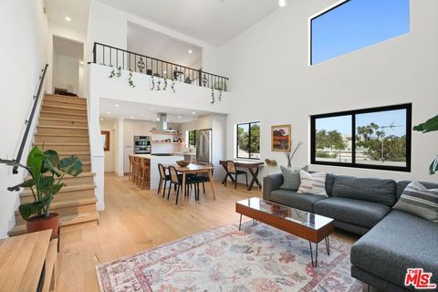 Photo of 3968 Inglewood Boulevard #2, Mar Vista, CA 90066 (MLS # 25588745)