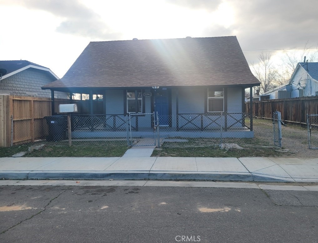 3 bedrooms 2 Batrooms please call for more deatils