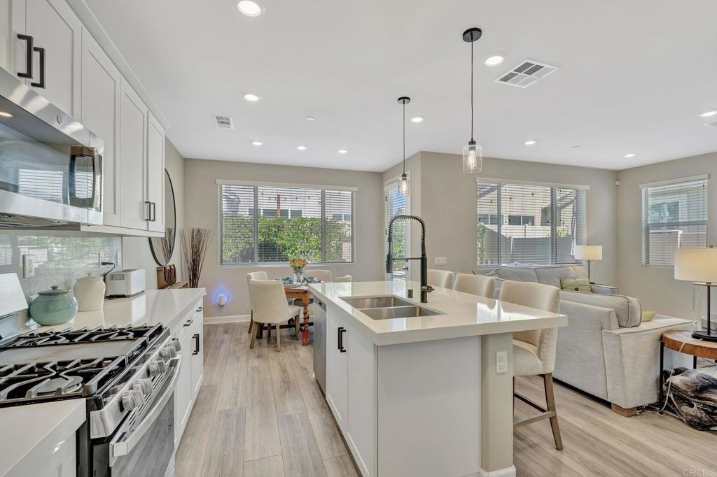 1113 Barry Place